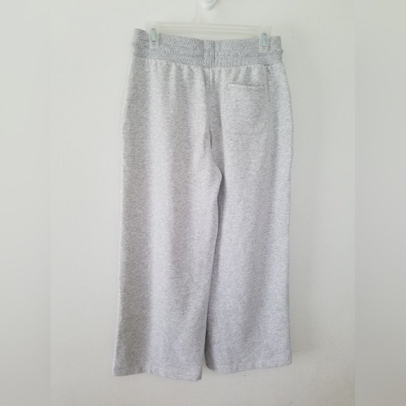 NWOT Gap Wide Leg Cropped Drawstring Sweatpants Grey Size Small - Picture 2 of 3